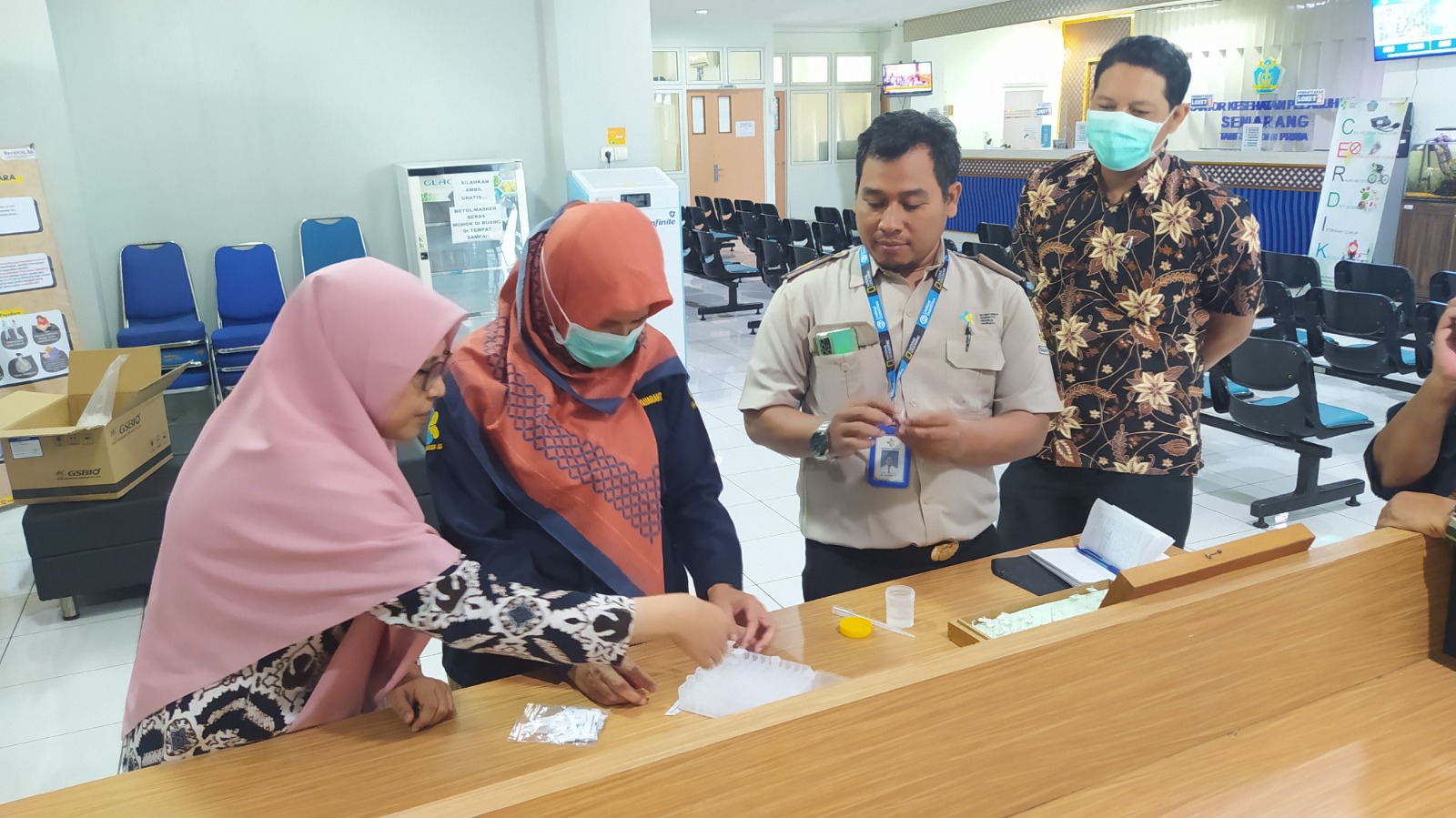 Sukseskan Program Wingko Semarang, BBTKLPP Yogyakarta Melaksanakan OJT Packing Sampel di KKP Kota Semarang